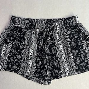 Black and White Small Boho Shorts